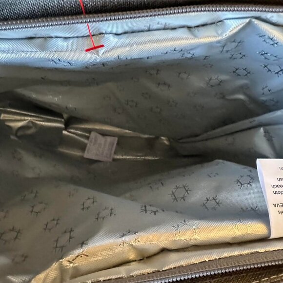 LocknLock Insulated Cooler Bag with Strap and Handle - Picture 4 of 8